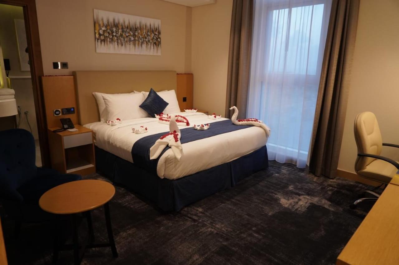 Al Hayat Hotel ชาร์จาห์ ภายนอก รูปภาพ