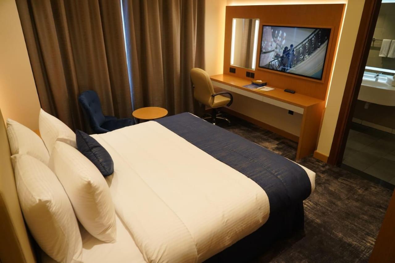 Al Hayat Hotel ชาร์จาห์ ภายนอก รูปภาพ