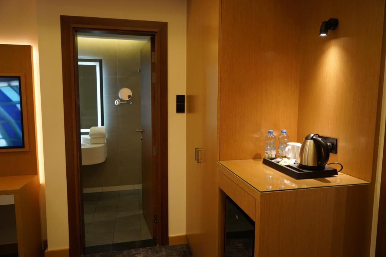 Al Hayat Hotel ชาร์จาห์ ภายนอก รูปภาพ